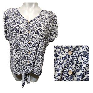 ❤️ 4/$20 Lavish top Women's large Blue white floral Short sleeve Tie at waist